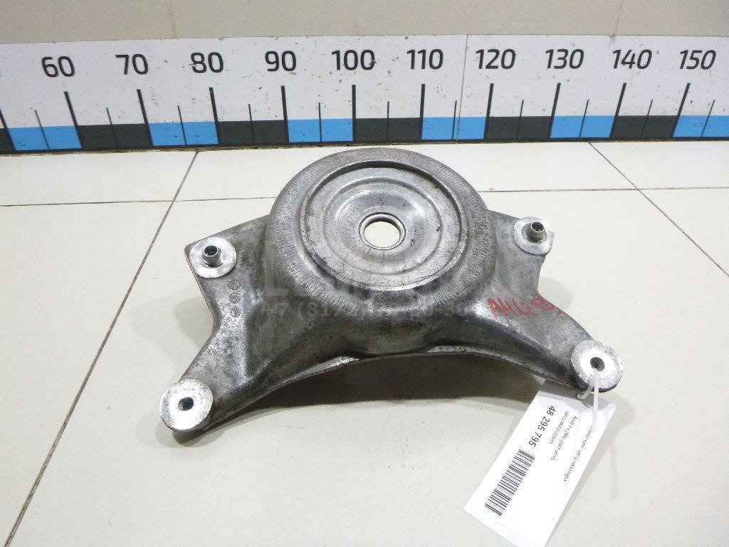 Кронштейн амортизатора