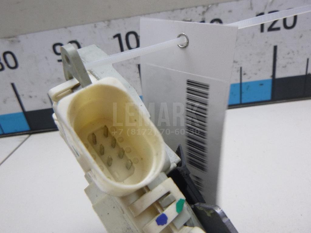 Замок двери передней правой