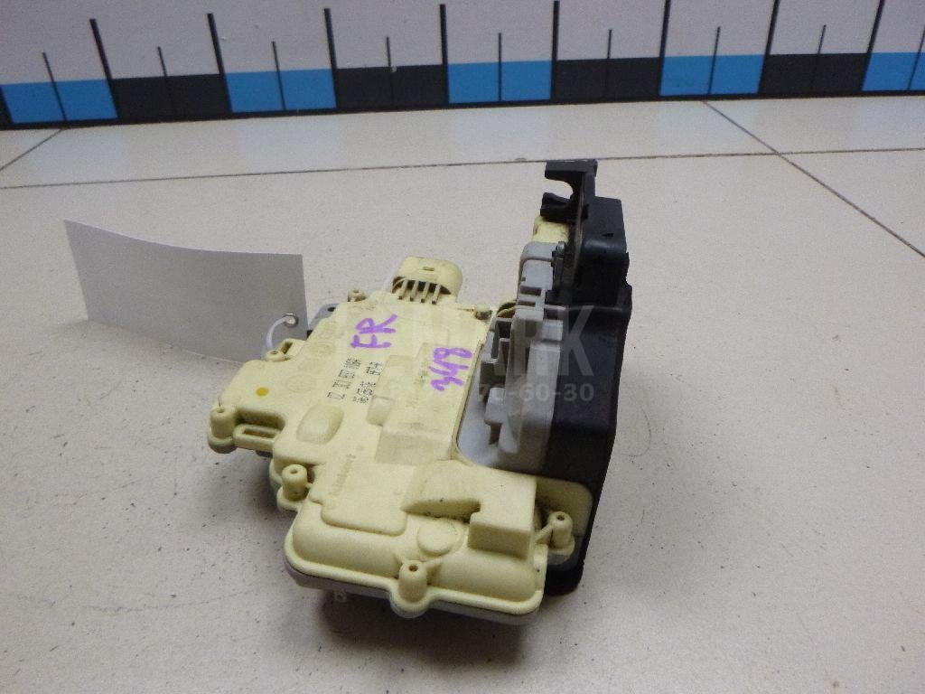 Замок двери передней правой