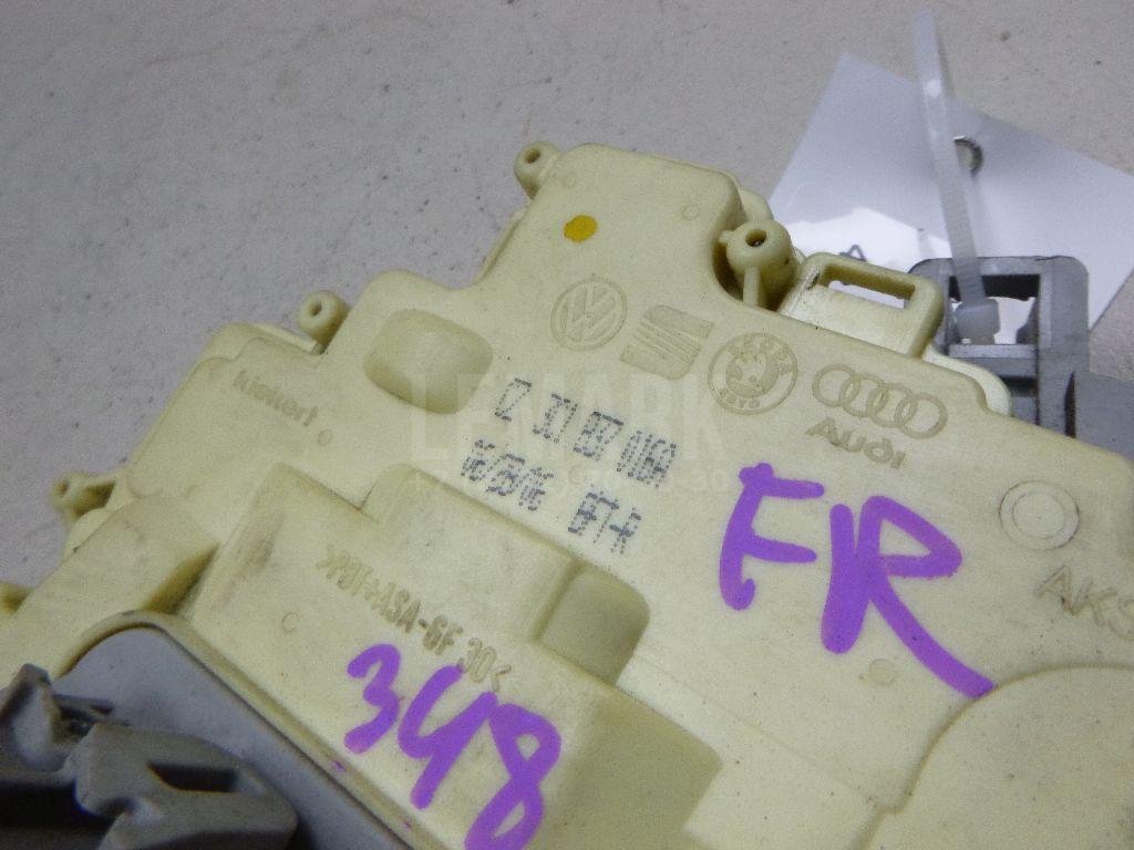 Замок двери передней правой