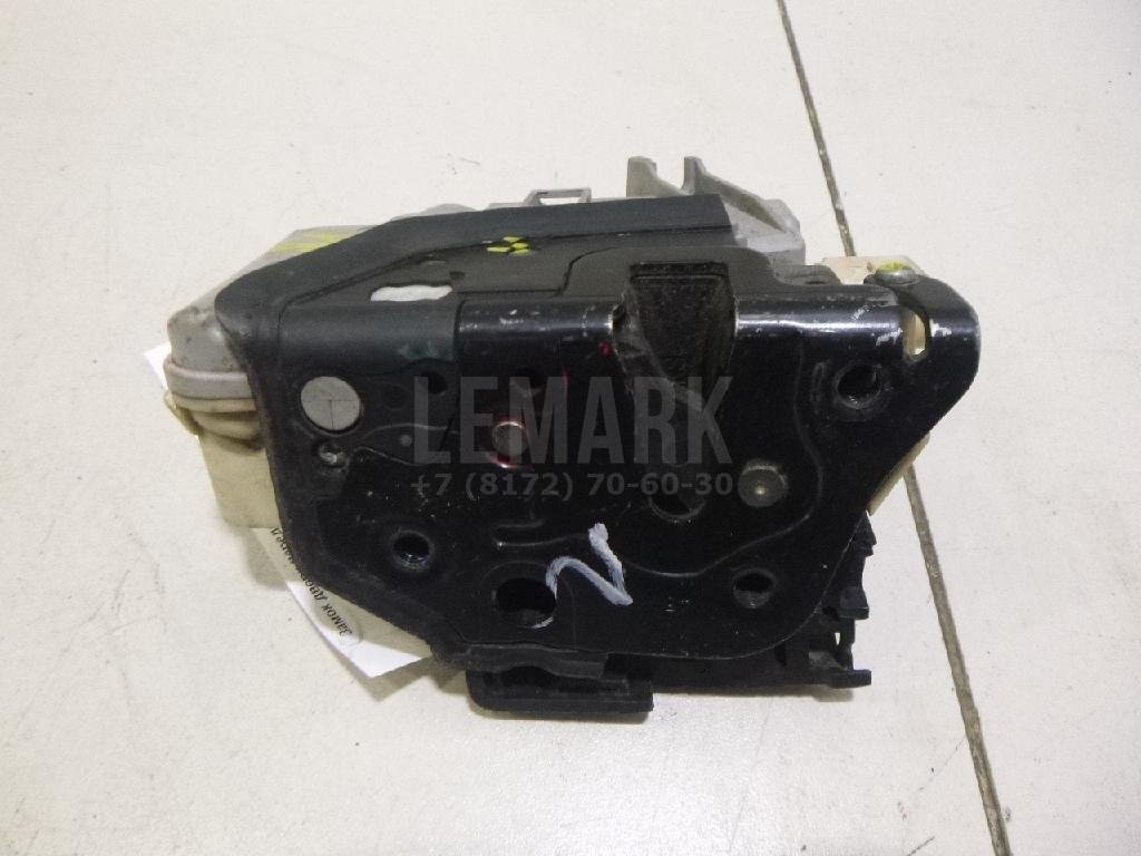 Замок двери передней левой