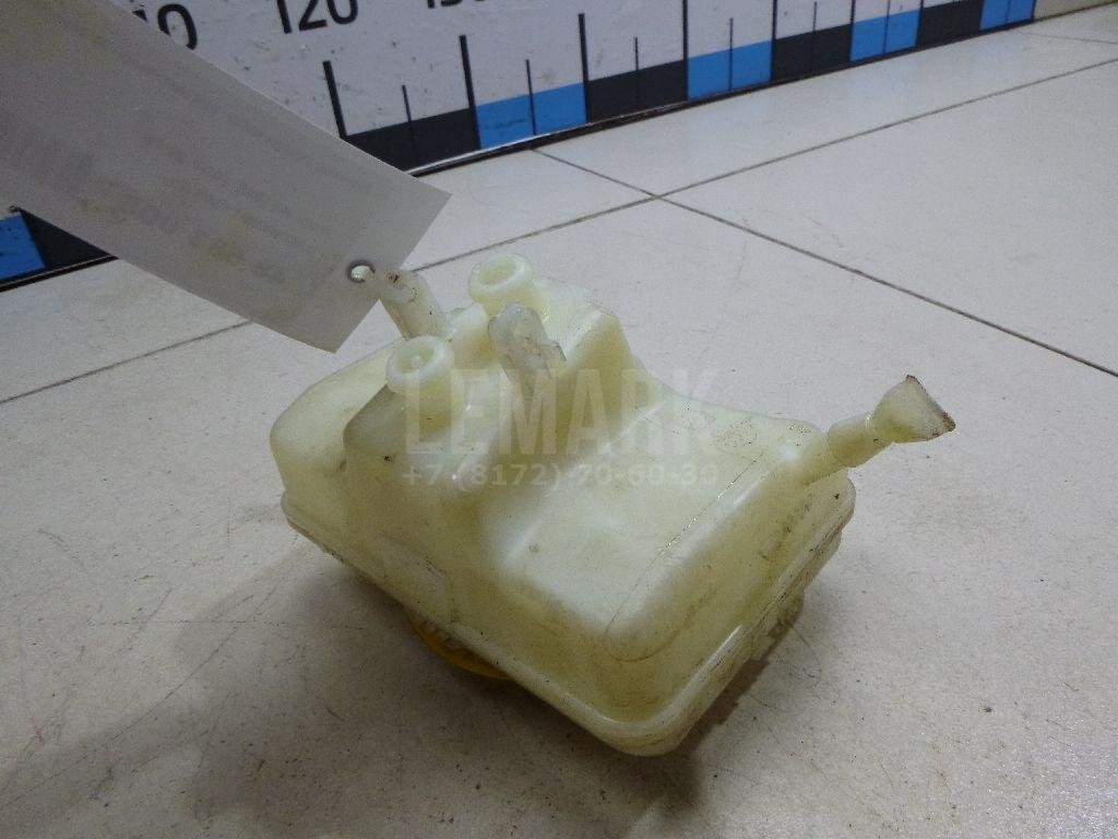 Бачок главного тормозного цилиндра