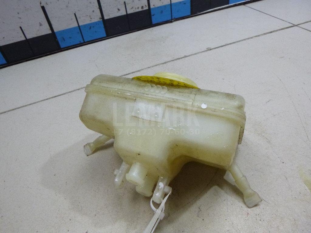 Бачок главного тормозного цилиндра