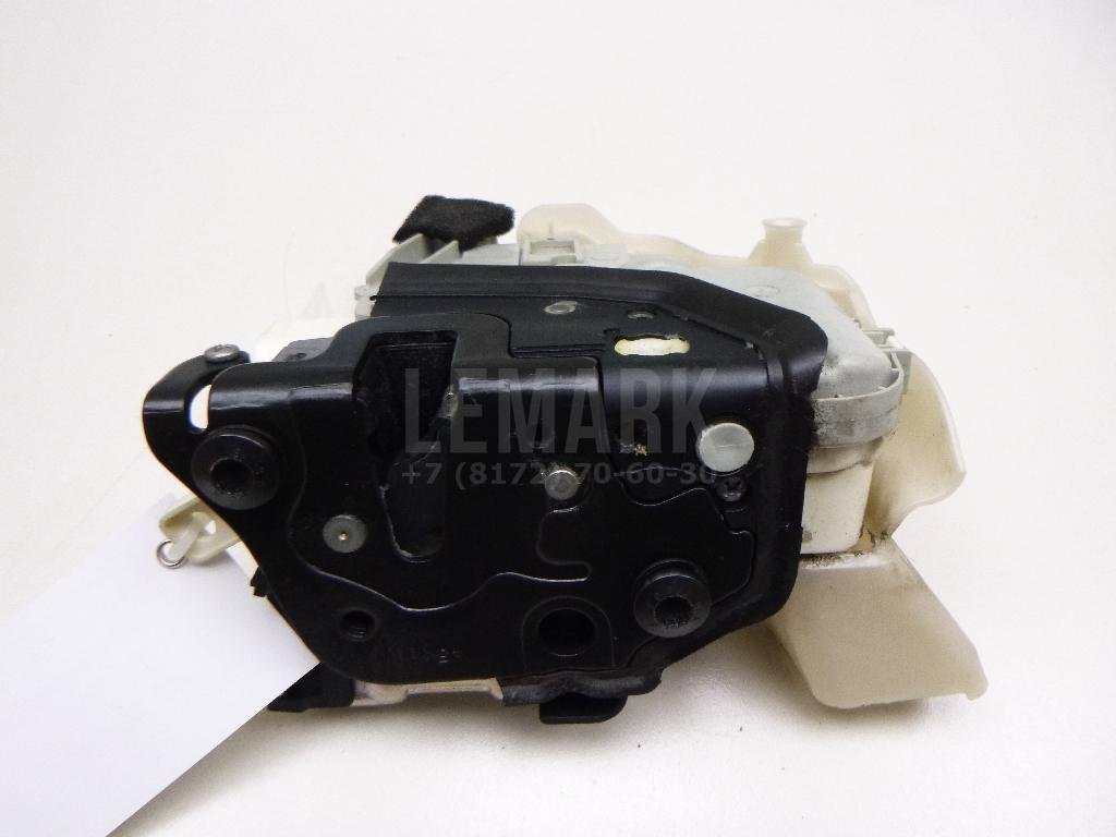 Замок двери передней правой