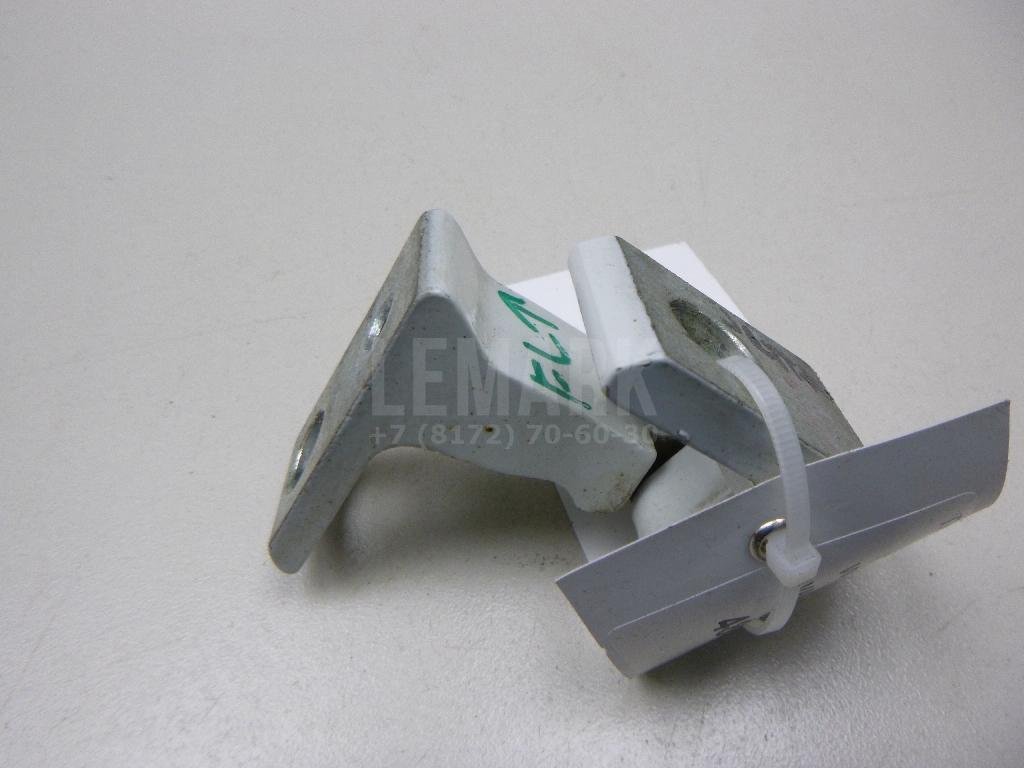 Петля двери