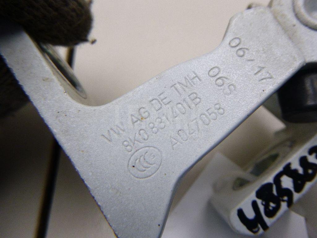 Петля двери