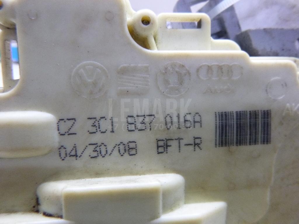 Замок двери передней правой