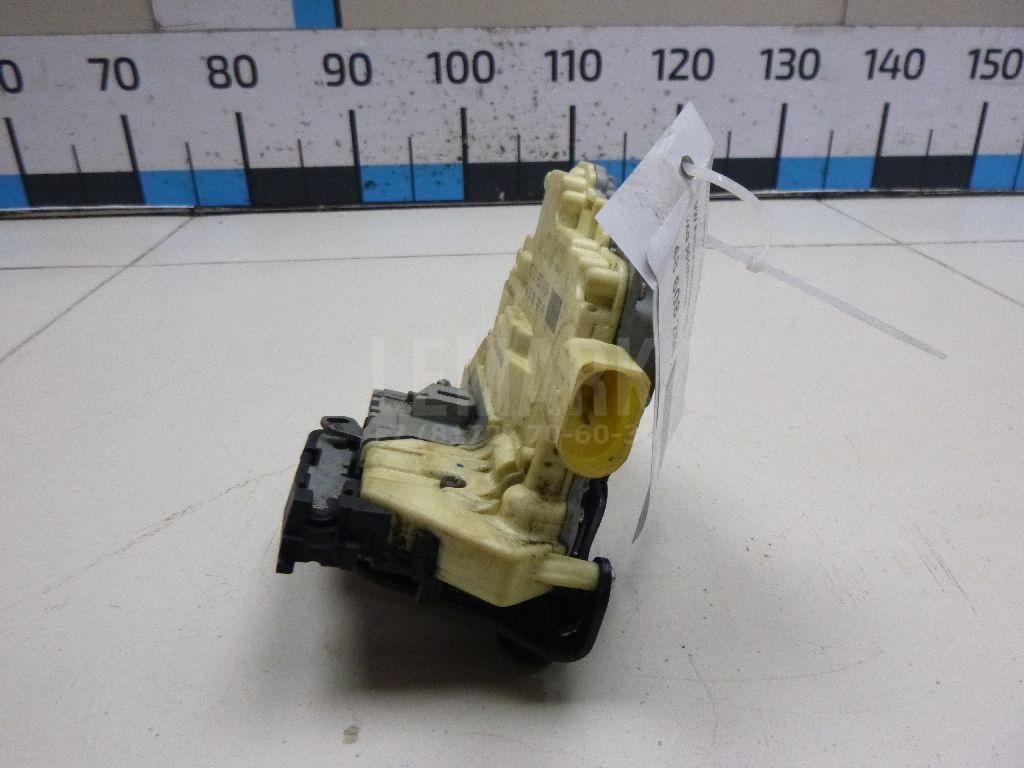 Замок двери передней правой