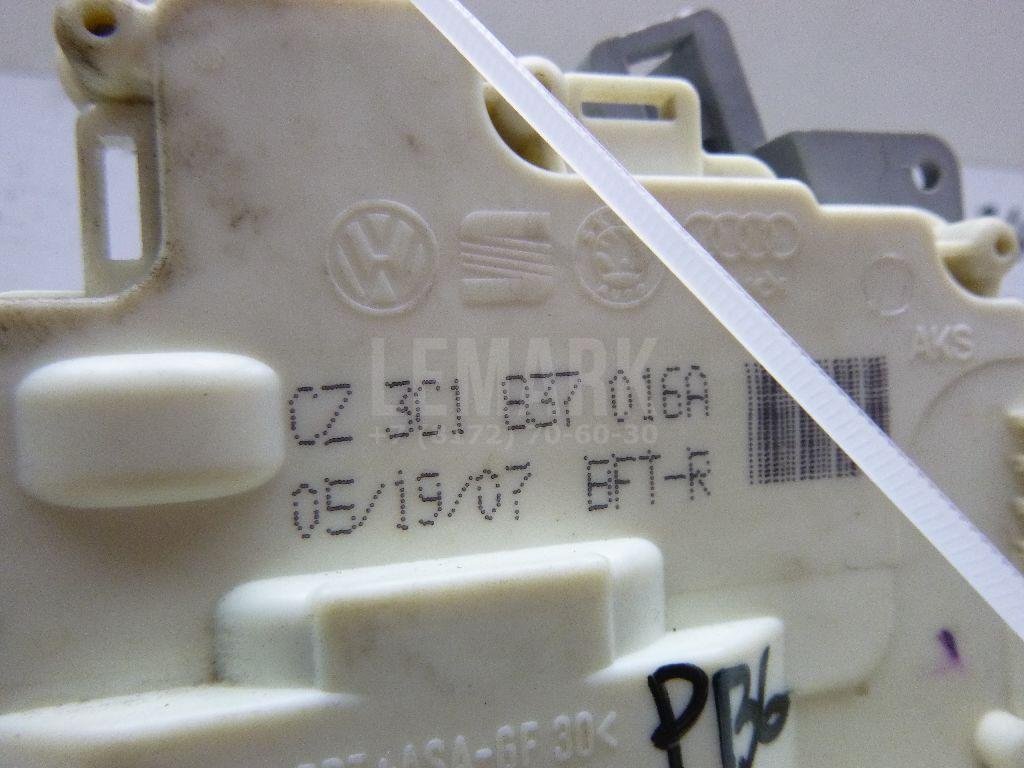 Замок двери передней правой