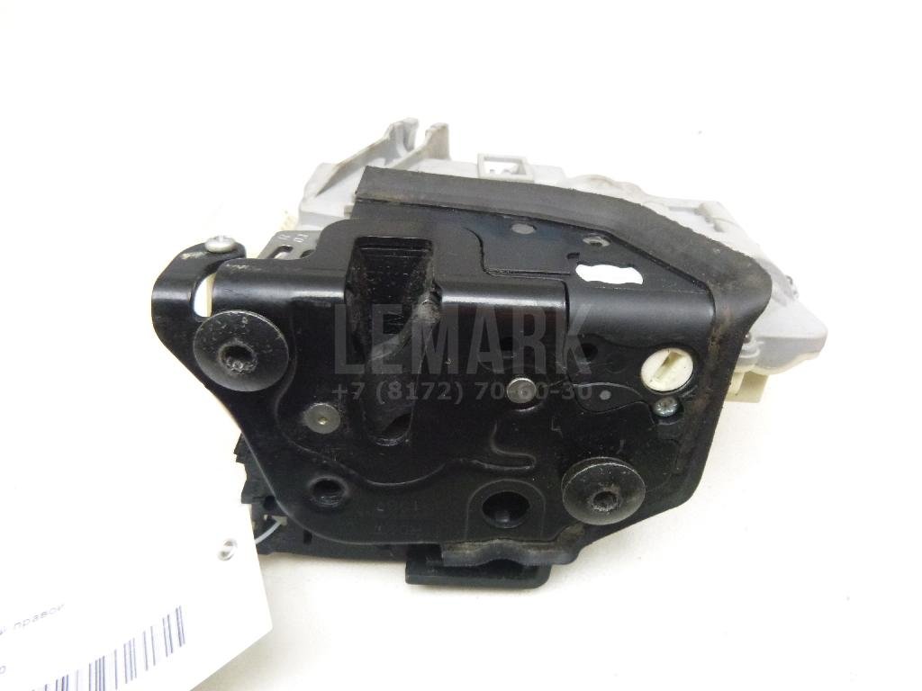 Замок двери передней правой