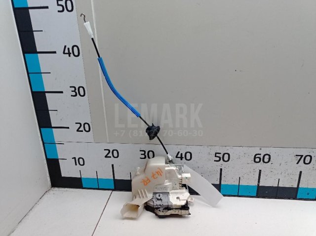 Замок двери передней правой