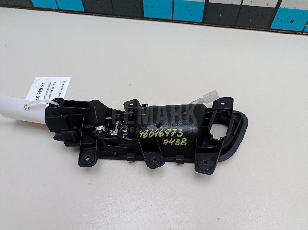 Ручка двери внутренняя правая