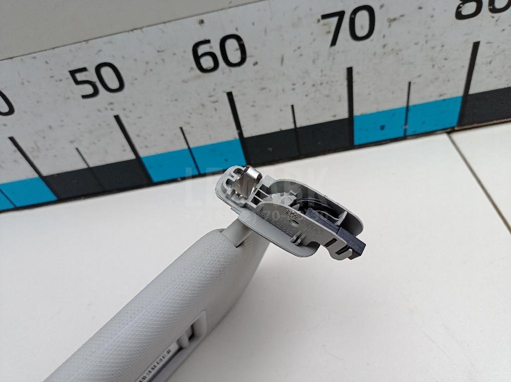 Козырек солнцезащитный (внутри)