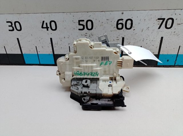 Замок двери передней правой