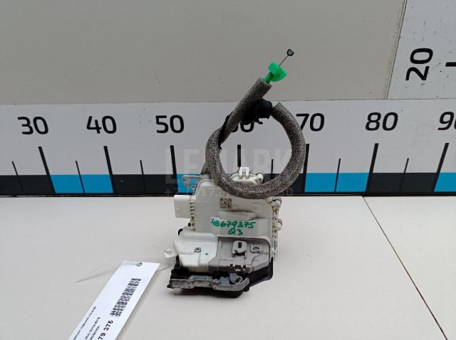 Замок двери задней левой