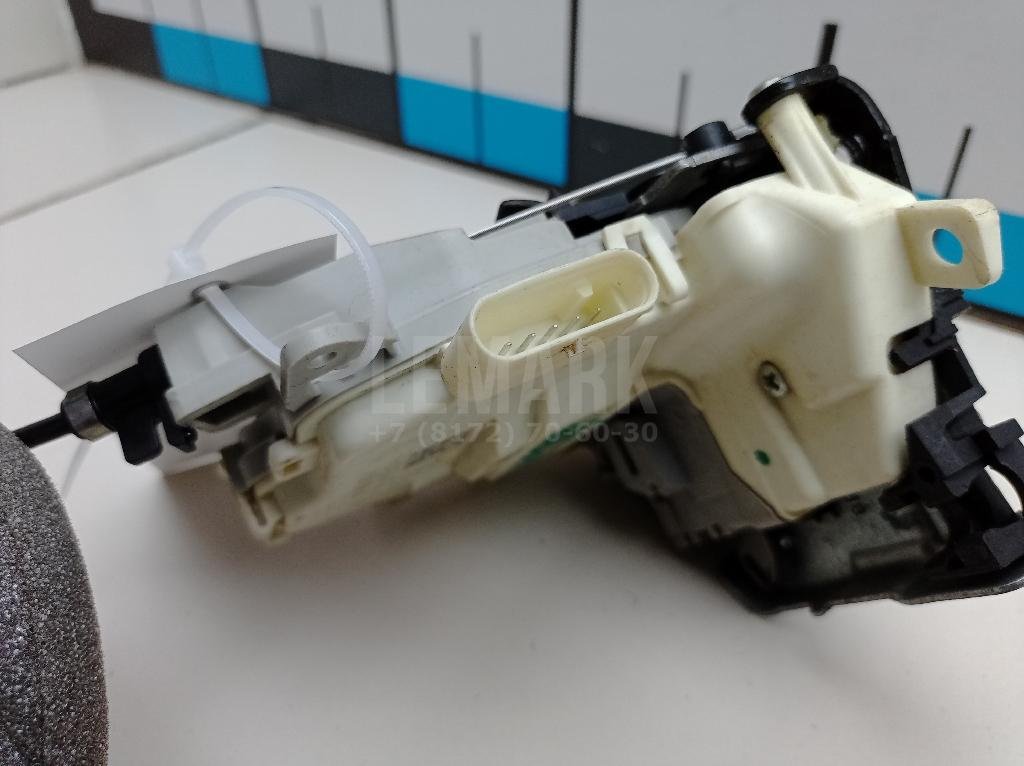 Замок двери задней правой