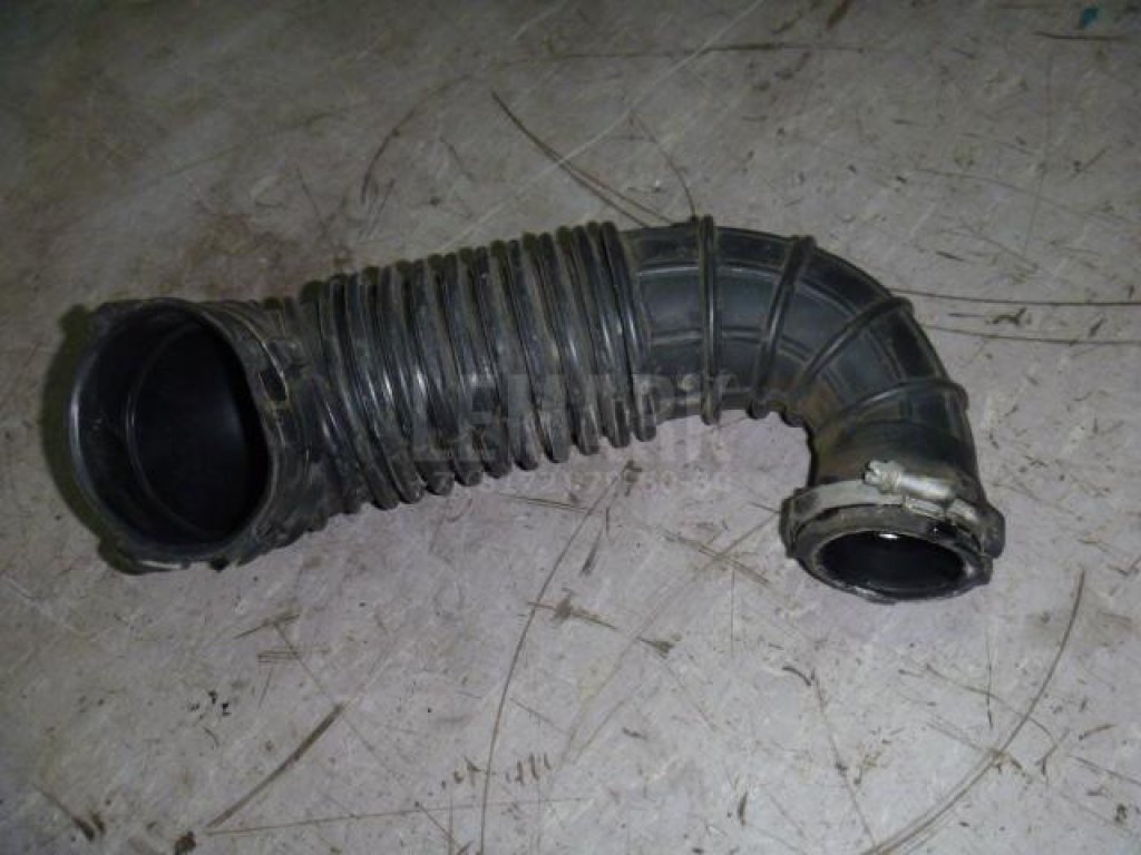 Патрубок воздушного фильтра