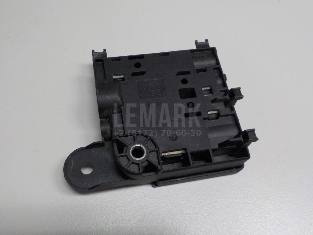 Клемма аккумулятора плюс