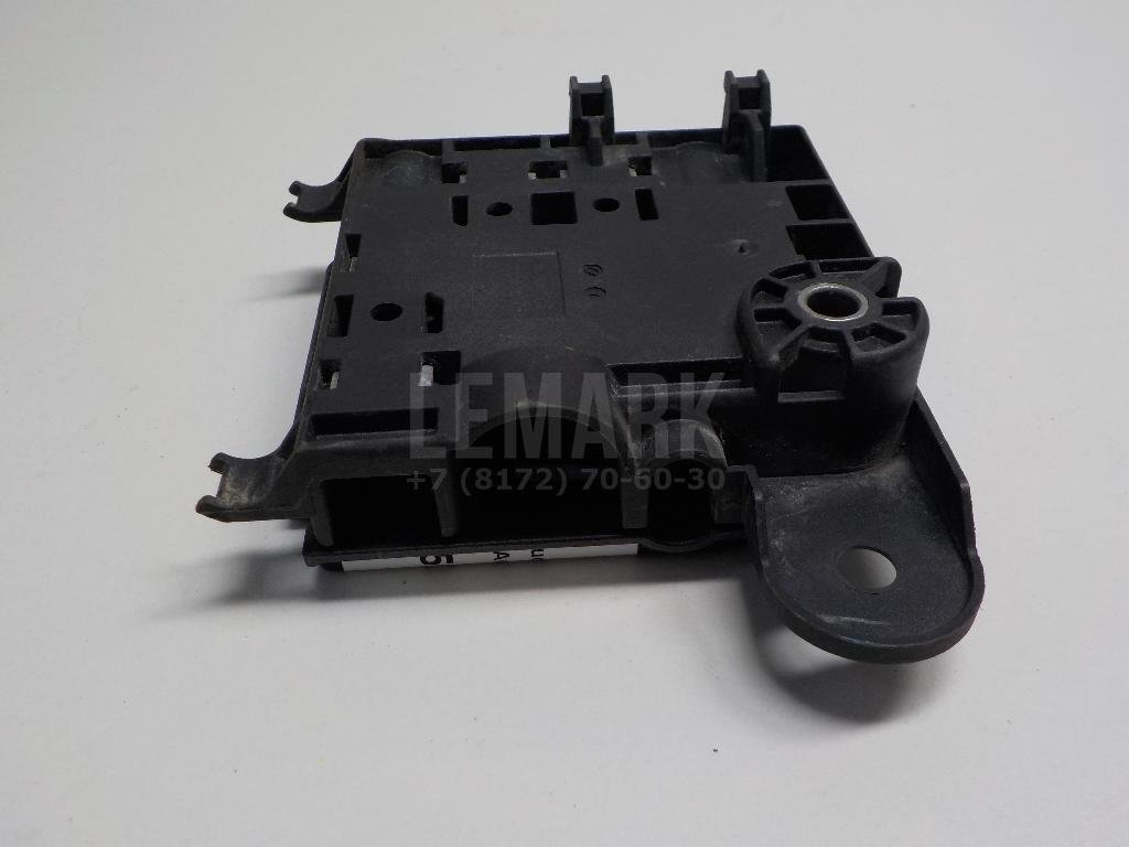 Клемма аккумулятора плюс