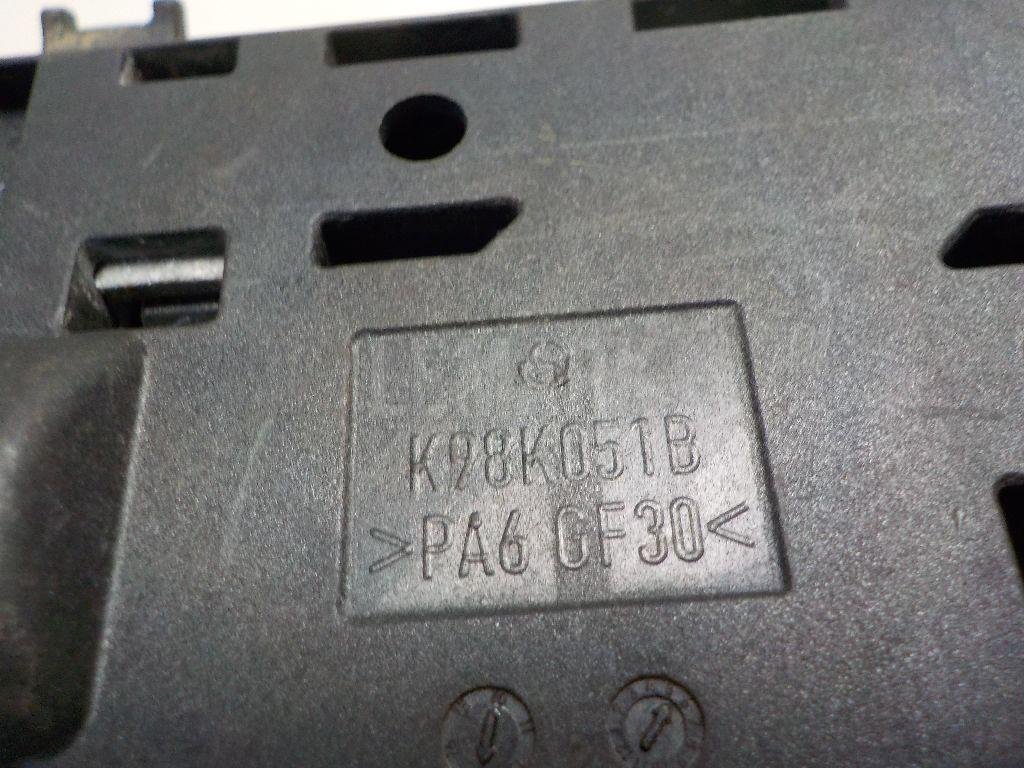 Клемма аккумулятора плюс