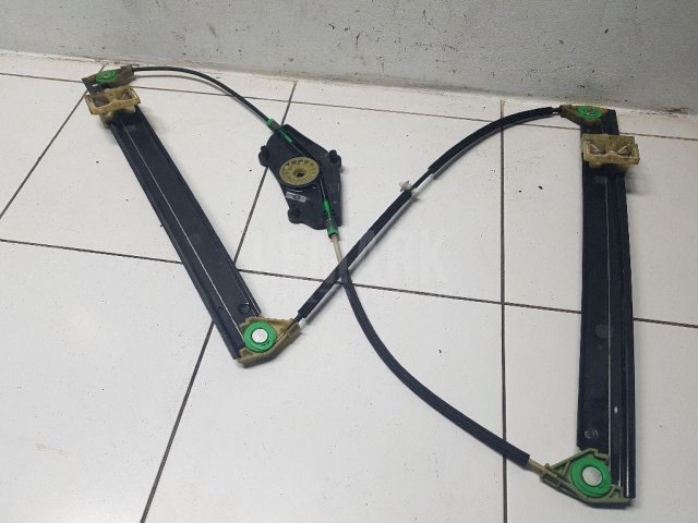 Стеклоподъемник электр. передний правый