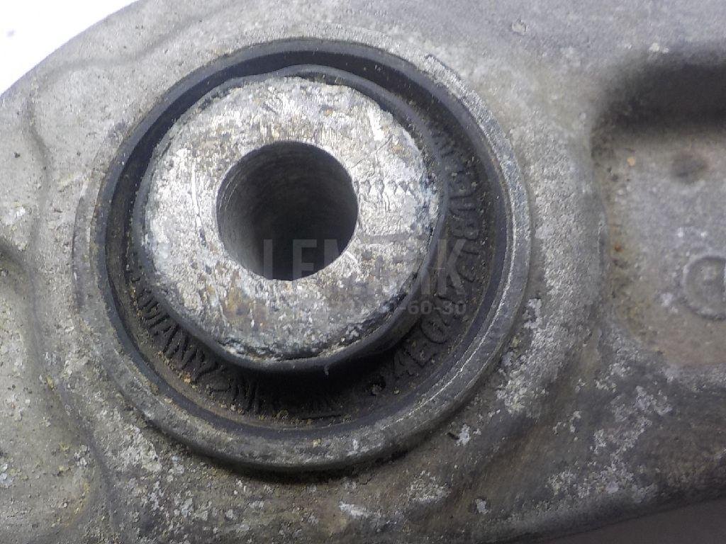 Рычаг передний нижний левый передний