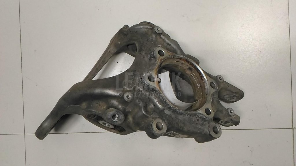 Кулак поворотный задний правый