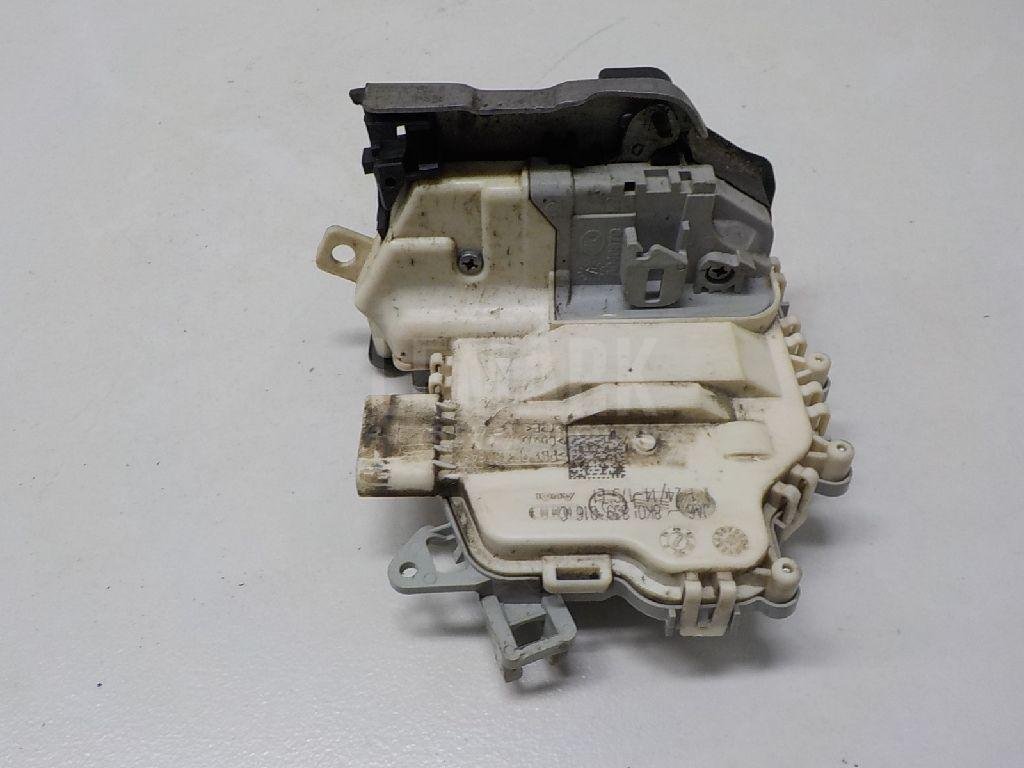 Замок двери задней правой