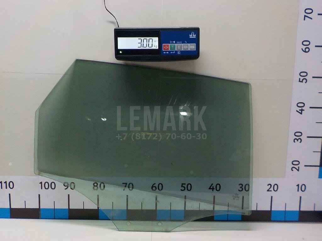 Стекло двери задней правой