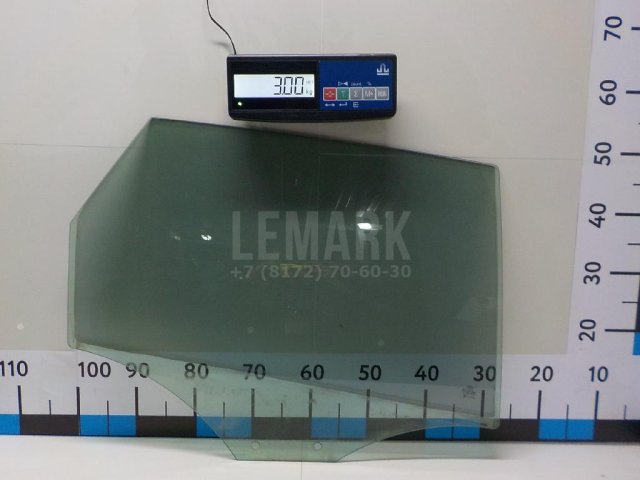 Стекло двери задней правой