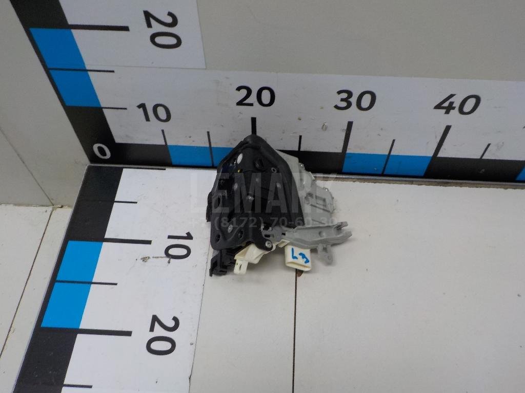 Замок двери задней левой