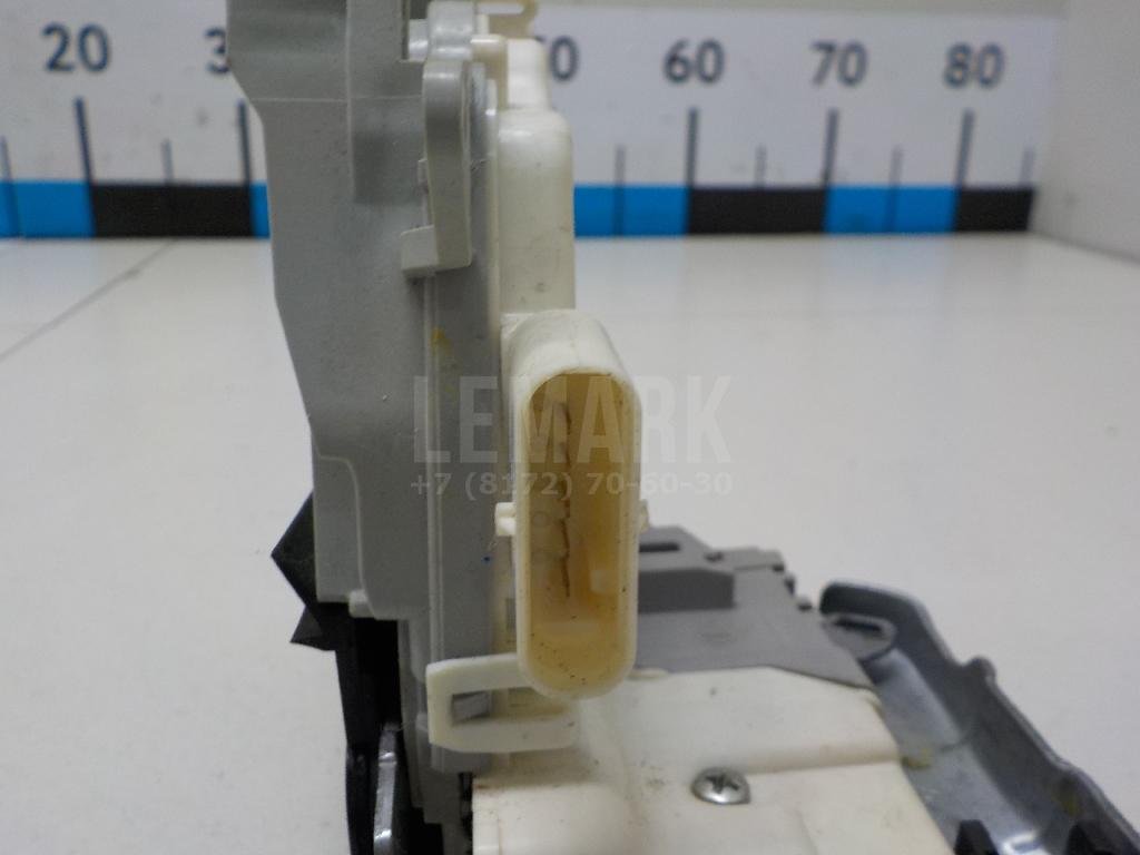 Замок двери задней левой