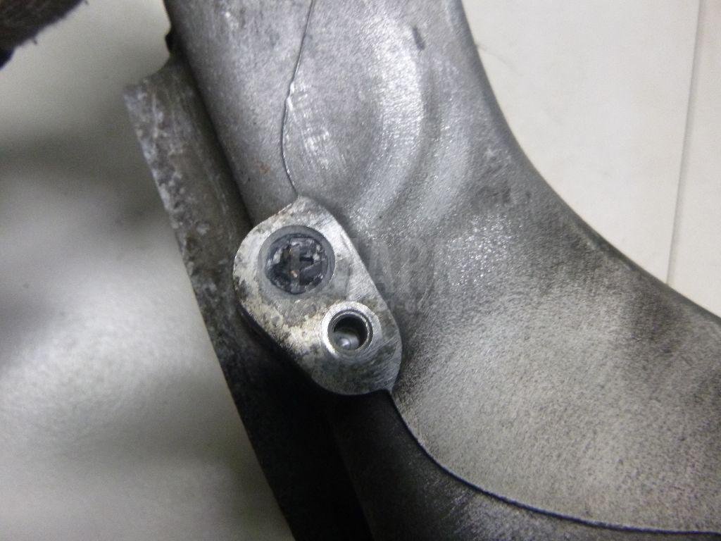 Кулак поворотный задний левый