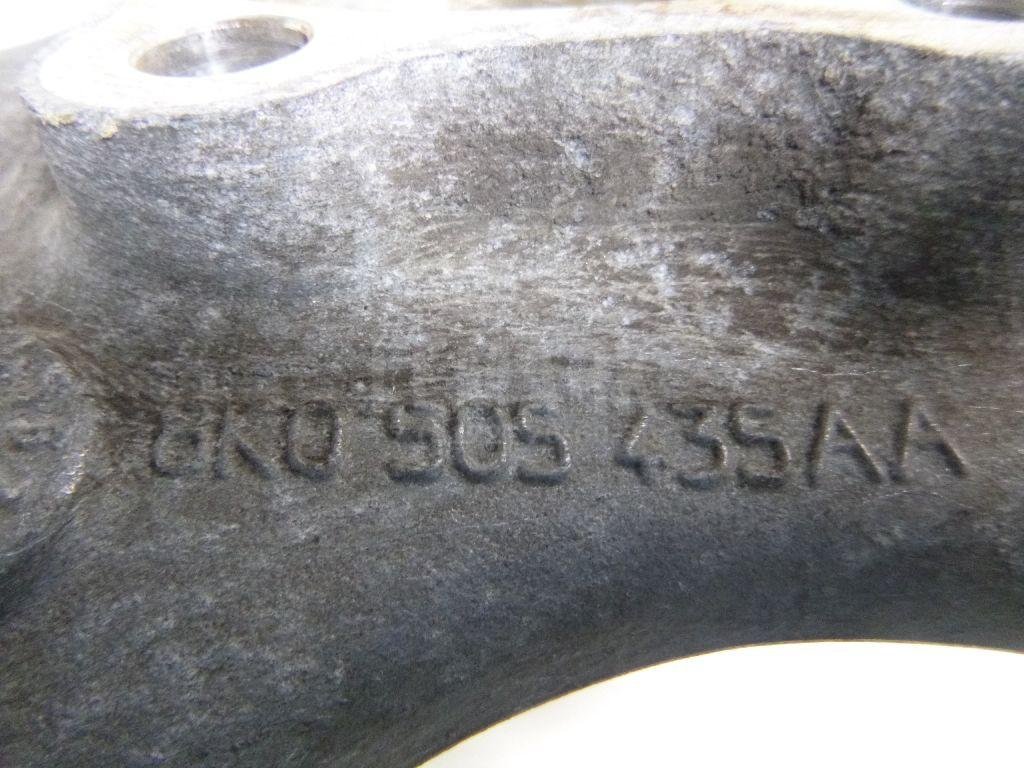 Кулак поворотный задний левый