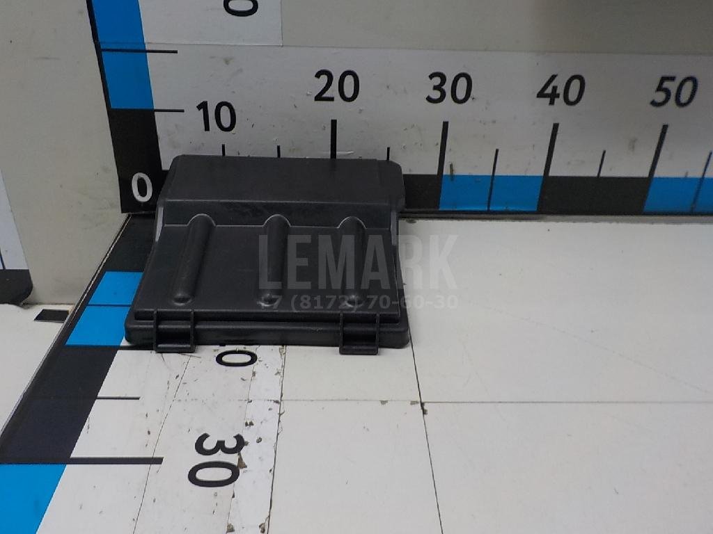 Крышка блока предохранителей