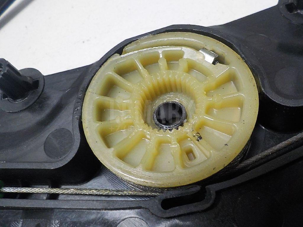 Стеклоподъемник электр. передний правый