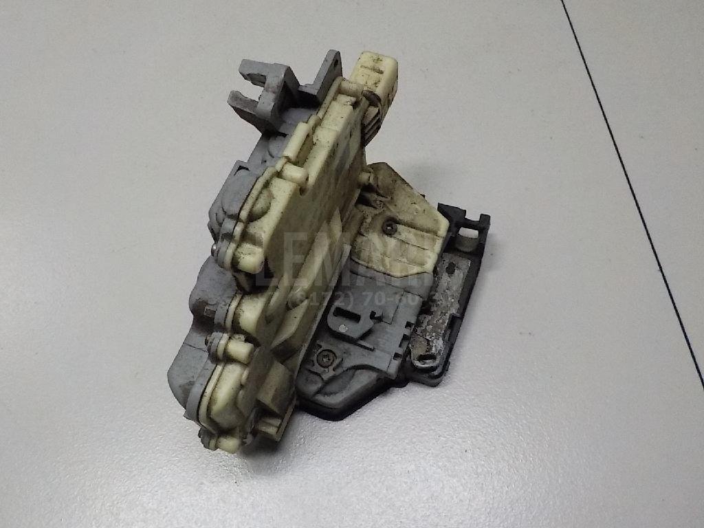 Замок двери передней правой