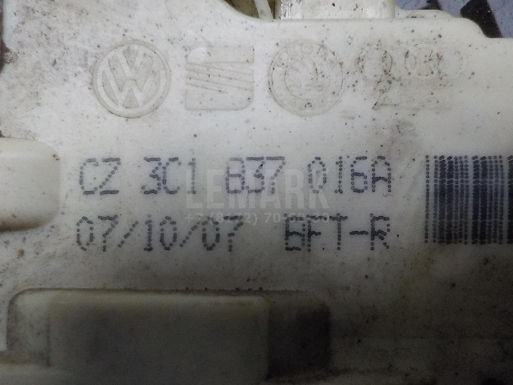 Замок двери передней правой