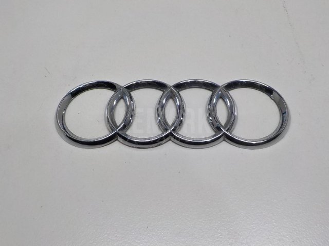 Эмблема на крышку багажника