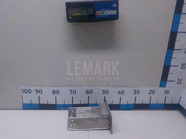 Кронштейн усилителя переднего бампера левый