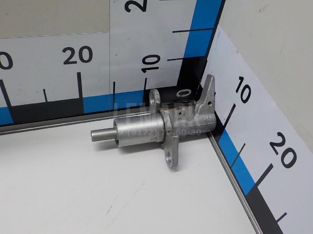 Цилиндр тормозной главный