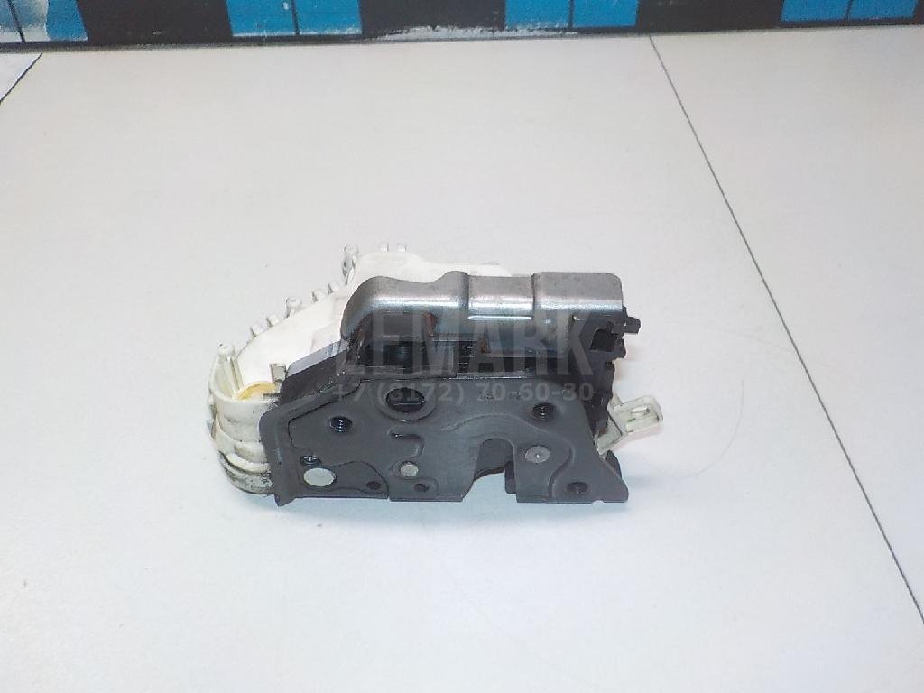 Замок двери передней правой