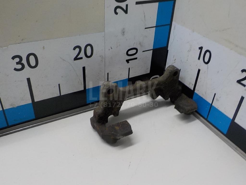 Скоба суппорта переднего