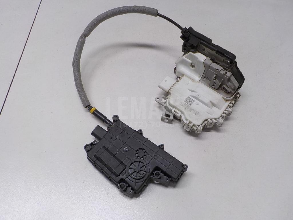 Замок двери передней правой