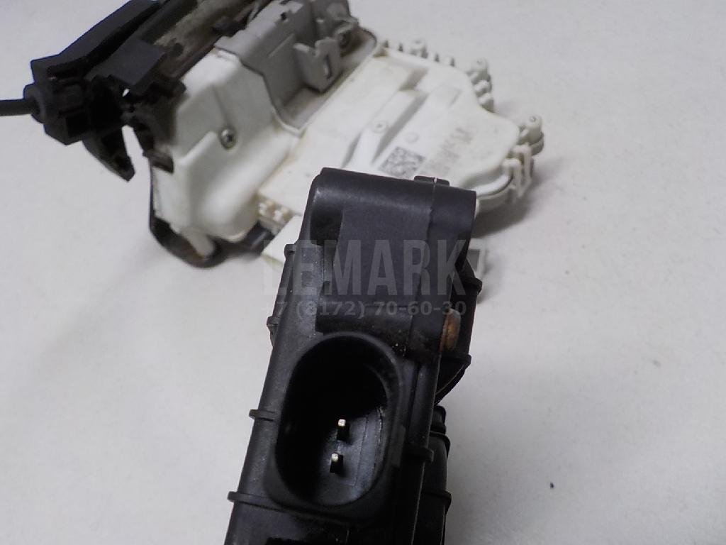 Замок двери передней правой