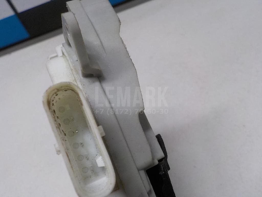 Замок двери передней правой