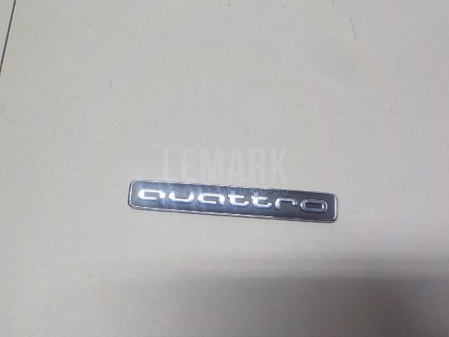 Эмблема на крышку багажника