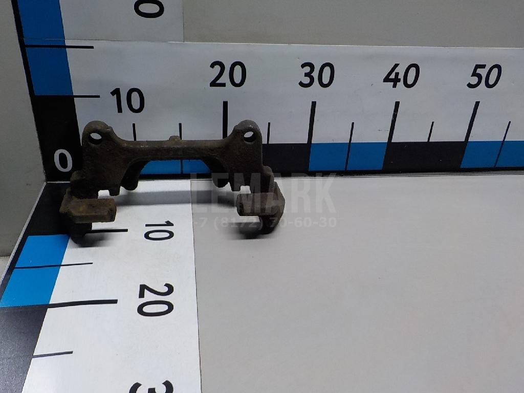 Скоба суппорта переднего