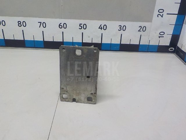 Кронштейн усилителя переднего бампера левый