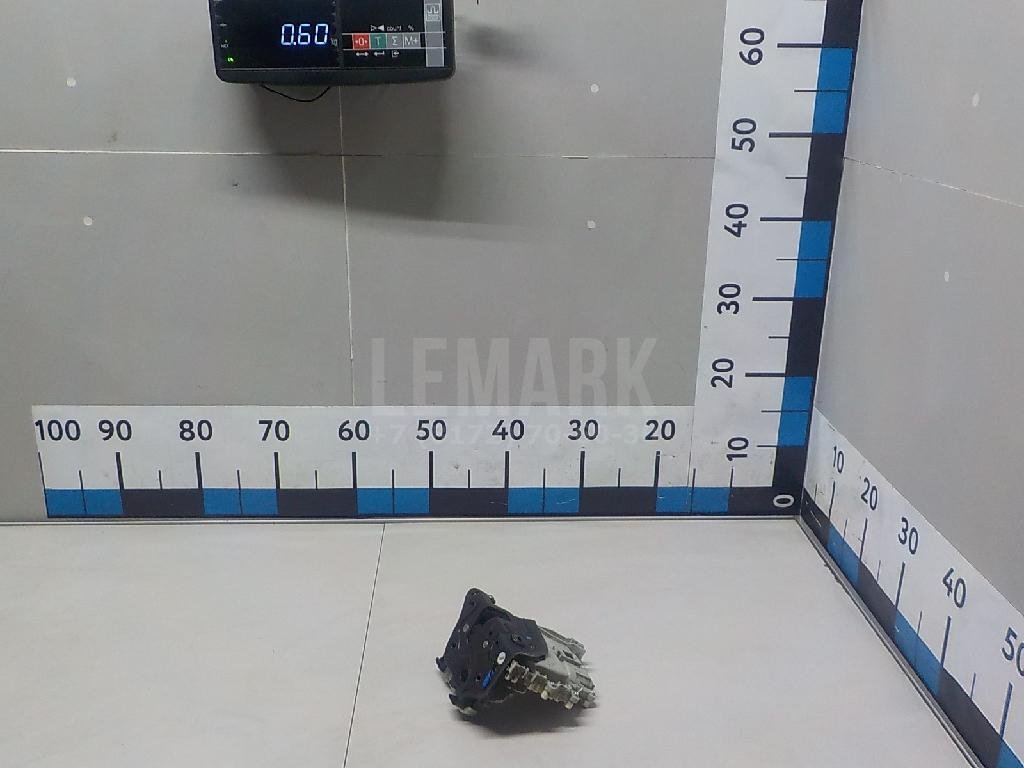 Замок двери задней правой